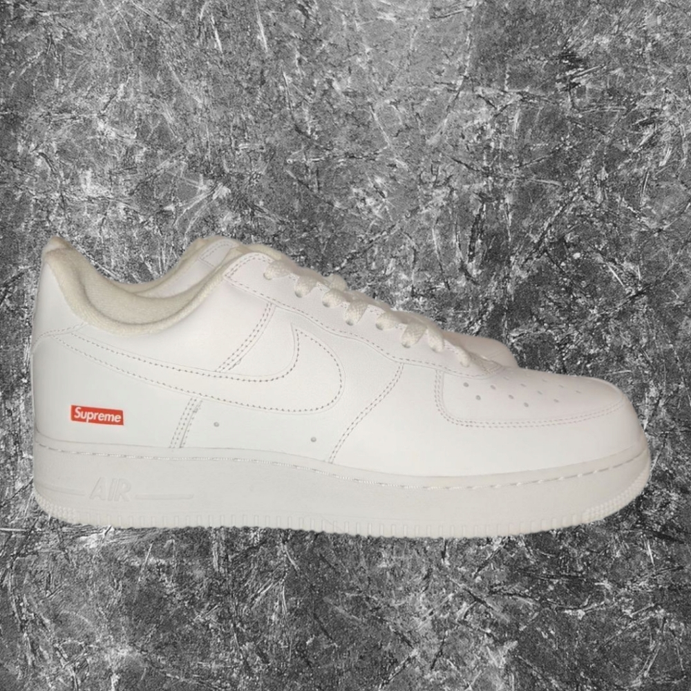 Supreme Nike Air Force 1 Men's White Sneakers